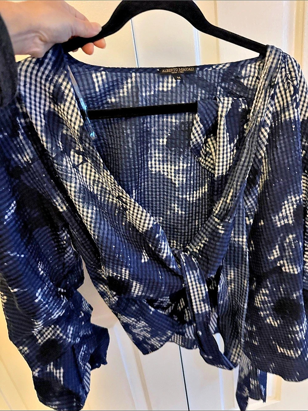 Alberto Makali Gingham Long Sleeve Blouse in Blue & White Size Medium